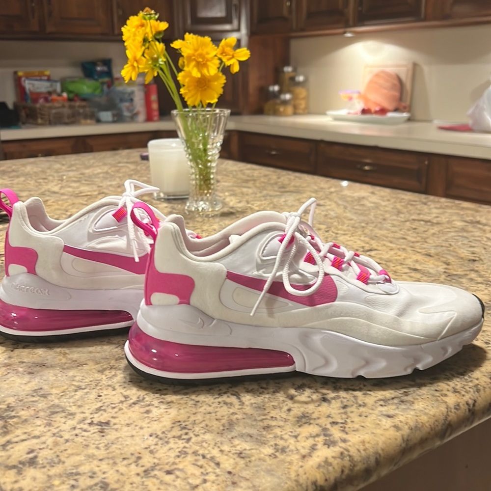nike airmax 270 reacts, open to any offer!!